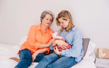 माँ अब बूढ़ी होने लगी हैं...