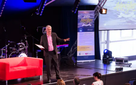 चस्का मंच संचालन का !