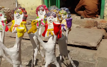 विलुप्त होती टेसू की परंपरा