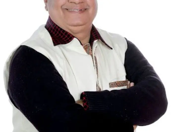 सृजन के अमर शिल्पी : आचार्य देवेन्द्र देव