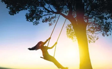 नहीं दिखते सावन के झूले