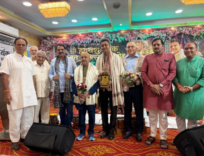 हृदयेश मयंक का अमृत महोत्सव सम्मान समारोह संपन्न